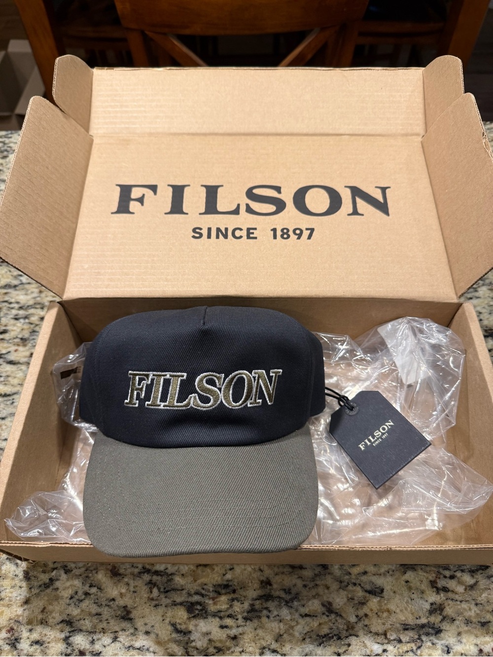 NWT Filson Rugged Twill Forester Cap